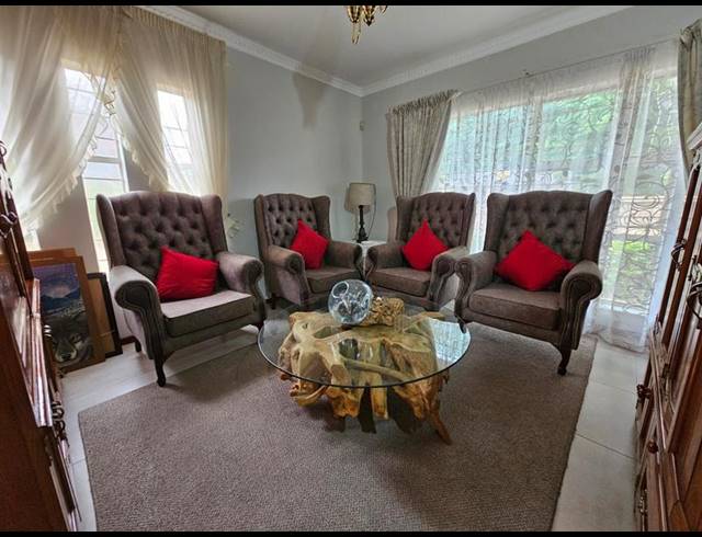 3 BEDROOM TOWNHOUSE FOR SALE IN GLEN MARAIS